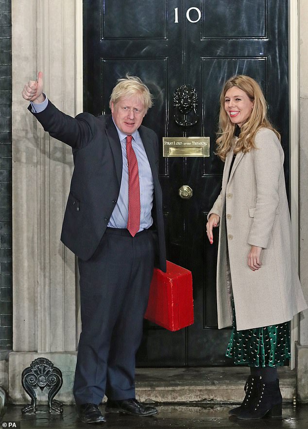22200918-7789231-Prime_Minister_Boris_Johnson_and_his_girlfriend_Carrie_Symonds_a-m-9_1576240545565[1]